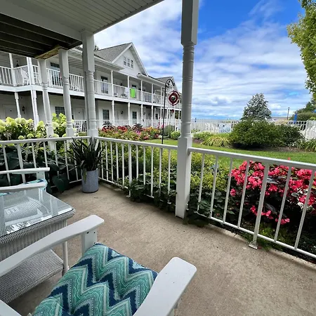 Bay Breeze Resort Ephraim Exterior photo