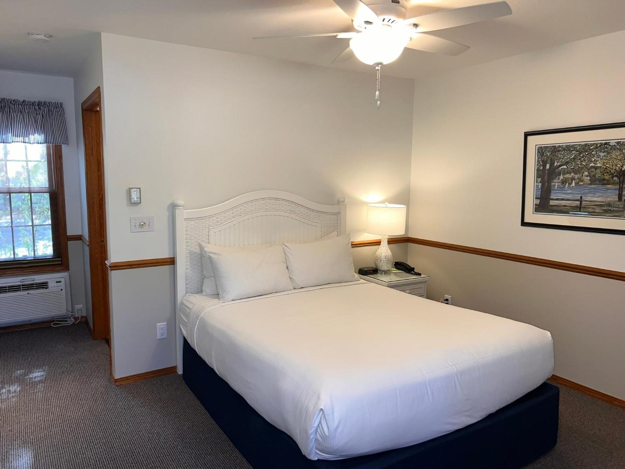 Bay Breeze Hotel 2*