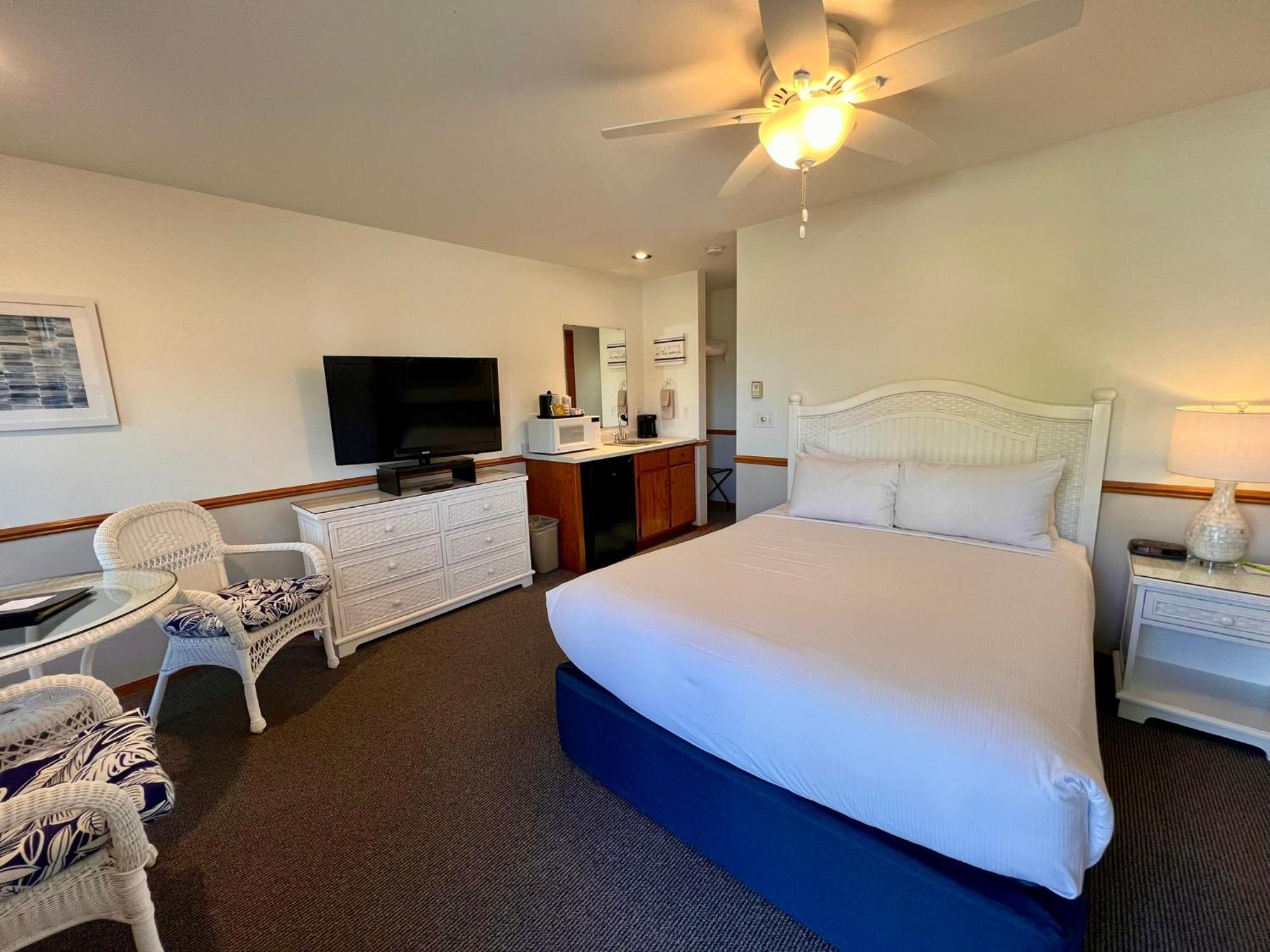 Hotel Bay Breeze