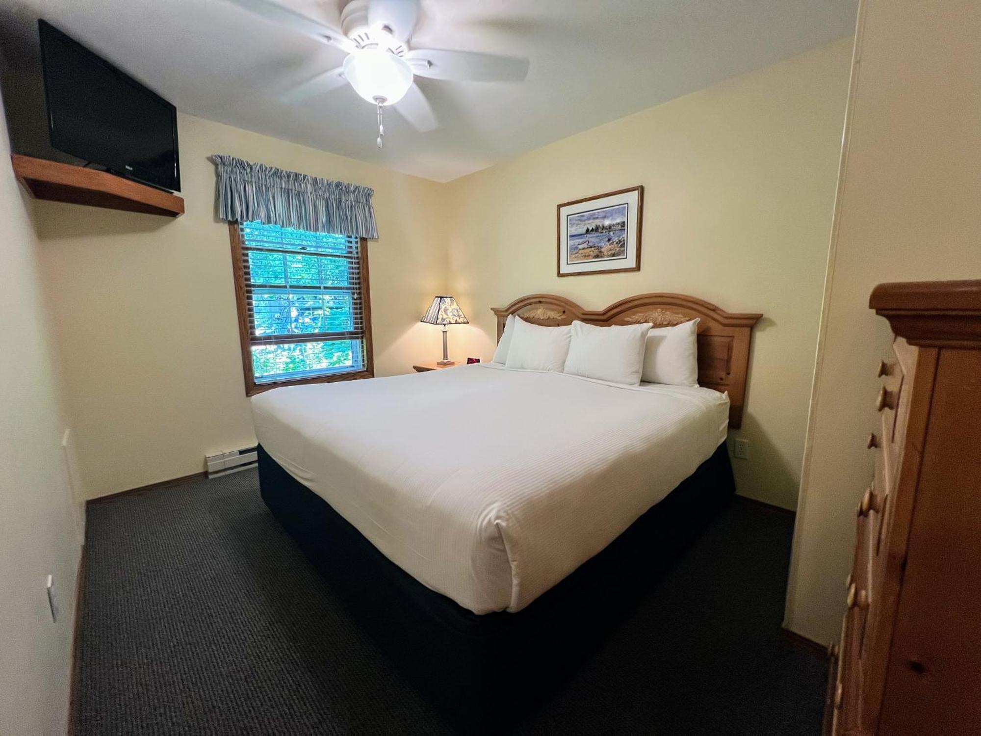Bay Breeze Hotel 2*