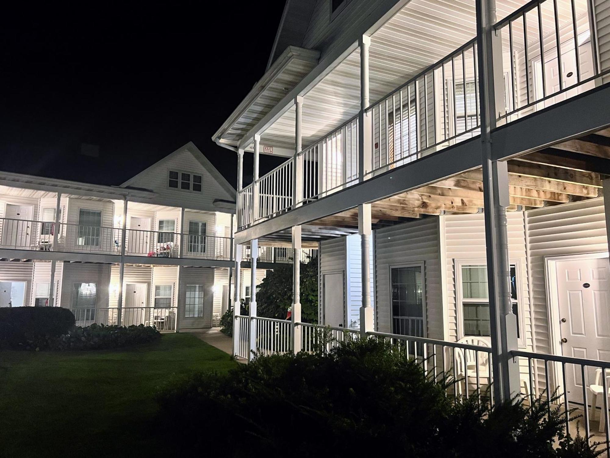 Hotel Bay Breeze